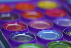 Images Dated 2nd September 2007: USA, Oregon, Portland. Close-up of childs watercolor paints