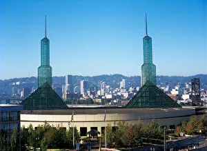 USA, Oregon, Portland, Convention Center glass towers