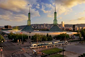 USA, Oregon, Portland. Oregon Convention Center and downtown at sunset. Credit as