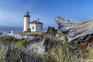 Images Dated 7th May 2016: USA, Oregon. Scenic of Umpaqua River Lighthouse