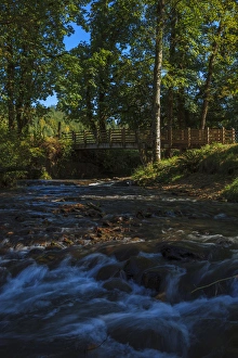 Images Dated 9th October 2012: USA, Oregon, Scio, Crabtree Creek in early Autumn, from Larwood Wayside
