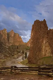 Rock Climbing Prints: USA, Oregon. View of Crooked River in Smith Rock State Park