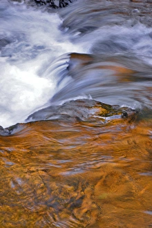 Steve Terrill Prints: USA, Oregon. Waterfall in South Fork River