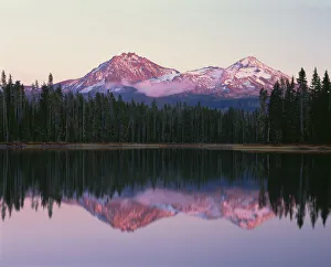 Images Dated 5th September 2018: USA, Oregon, Willamette National Forest. North (left) and Middle Sister (right)