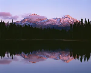 Images Dated 5th September 2018: USA, Oregon. Willamette National Forest, North (left) and Middle Sister (right)