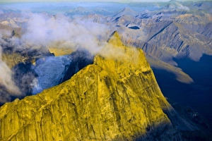 Images Dated 14th August 2010: USA, Pacific Northwest, Alaska, Gates of the Arctic National Park, Arctic Circle