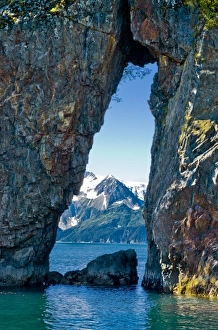 Images Dated 2nd September 2010: USA, Pacific Northwest, Alaska, Kenai Fjords National Park. Fascinating Three Hole Point