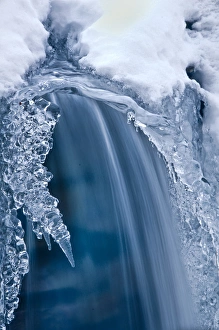 Images Dated 22nd December 2009: USA, Pennsylvania, Dingmans Ferry, Childs Park Dingmans Creek. Snow and ice over waterfall
