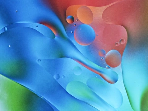 Images Dated 18th March 2015: USA, Pennsylvania, Erie. Oil abstract