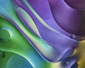 Images Dated 18th March 2015: USA, Pennsylvania, Erie. Oil abstract