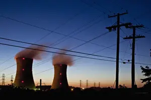 USA, Pennsylvania, Middletown, Steam vents from cooling towers at Three Mile Island