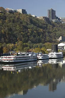 Images Dated 30th October 2006: USA-Pennsylvania-Pittsburgh: Riverboats along Monongahela River / Morning