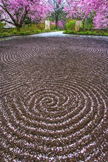 USA, Pennsylvania, Wayne, Chanticleer Garden. Gravel patterns and spring garden. Credit as