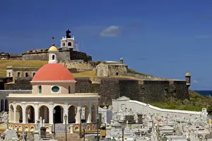 Images Dated 9th March 2011: USA, Puerto Rico, San Juan. Seaside cemetary of Puerto Rico