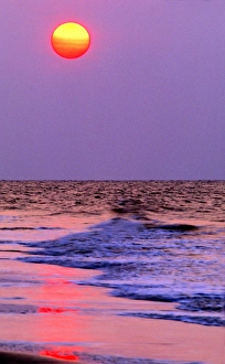 USA, South Carolina, Hilton Head Island. Sunrise on Atlantic Ocean beach. Credit as: Charles R