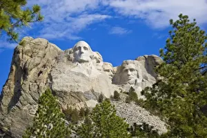 Images Dated 15th July 2008: USA, South Dakota. Overview of Mount Rushmore National Memorial in daytimeFred J