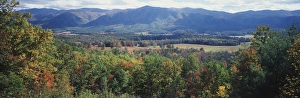 USA, Tennessee, Cades Cove, View of the Great Smoky Mountains in autumn
