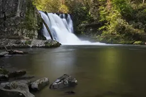 Images Dated 4th May 2015: USA, Tennessee, Great Smoky Mountains National Park. Abrams Falls landscape. Credit as