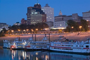 Images Dated 28th October 2005: USA, Tennessee, Memphis, City View from Mud Island