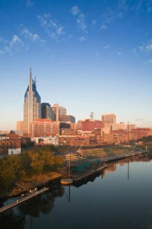 Images Dated 31st October 2005: USA, Tennessee, Nashville: Downtown & Cumberland River in the Morning