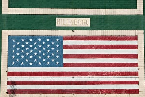 Images Dated 31st October 2005: USA, Tennessee, Nashville: Hillsboro Village US Flag on Broadway