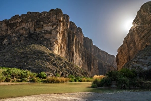 Images Dated 22nd June 2024: USA, Texas, Big Bend National Park. Landscape with Rio Grande River and Santa Elena Canyon