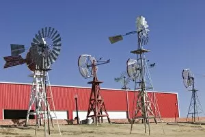 Images Dated 5th December 2005: USA, TEXAS, Lubbock: American Wind Power Center Historic Windmills