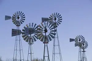 Images Dated 5th December 2005: USA, TEXAS, Lubbock: American Wind Power Center Historic Windmills