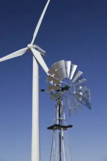 Images Dated 5th December 2005: USA-TEXAS-Lubbock: American Wind Power Center Old & New Windmills