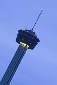 Images Dated 16th December 2005: USA-TEXAS-San Antonio: Tower of the Americas / Evening
