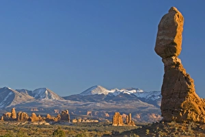Images Dated 4th December 2009: USA, Utah, Arches National Park. Balanced Rock at sunset with Turret Arch and La