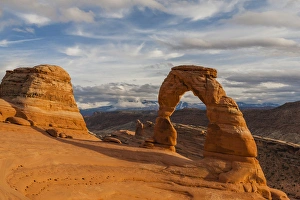 Images Dated 3rd December 2014: USA, Utah, Arches National Park. Delicate Arch at sunset