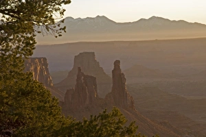 USA, Utah, Arches National Park. View of Washerwoman Arch and the La Sal Mountains