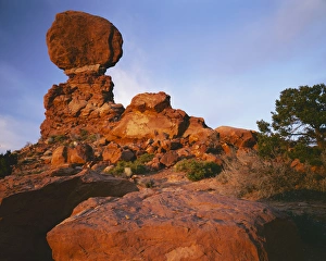 USA, Utah, Arches National Park, Balanced Rock