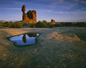 USA, Utah, Arches National Park, Balanced Rock