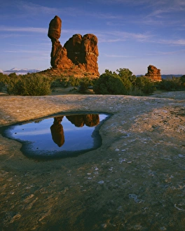 USA, Utah, Arches National Park, Balanced Rock