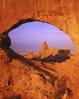 USA, Utah, Arches National Park, Skyline Arch