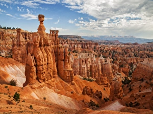 Images Dated 1st October 2010: USA, Utah, Bryce Canyon National Park, Thors Hammer rises above other hoodoos
