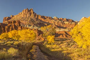 Images Dated 2nd April 2019: USA, Utah, Capitol Reef National Park. The Castle rock formation and Fremont River