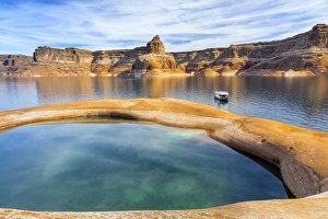 Images Dated 7th November 2013: USA, Utah, Glen Canyon National Recreation Area. Houseboat on Lake Powell. Credit as