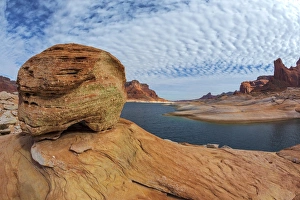 Images Dated 13th November 2013: USA, Utah, Glen Canyon National Recreation Area. Landscape of Lake Powell. Credit as