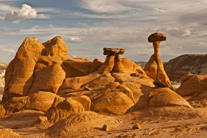 Images Dated 14th May 2011: USA, Utah, Grand Staircase Escalante National Monument. View of eroded rock toadstools