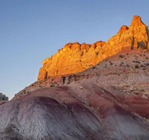 Images Dated 25th June 2020: USA, Utah, Grand Staircase Escalante National Monument, Sunrise on sandstone peaks of