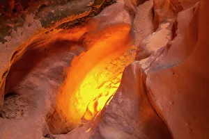 Images Dated 4th October 2022: USA, Utah, Grand Staircase Escalante National Monument. Bighorn Canyon trail