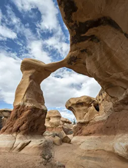 Landscape-Scenic Prints: USA, Utah. Metate Arch, Grand Staircase-Escalante National Monument