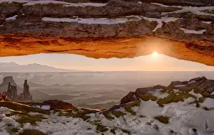 Images Dated 2nd February 2014: USA Utah Sunrise at Mesa Arch Canyonlands National Park Dawn