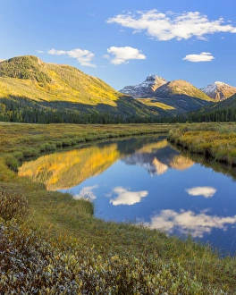 Images Dated 18th September 2015: USA, Utah, Wasatch Cache National Forest. Mountain and river landscape. Credit as