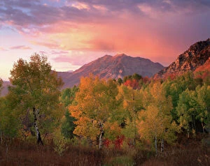 USA, Utah, Wasatch Mountains, Sunset on Mount Timpanogas