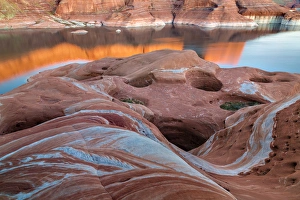 Images Dated 6th November 2013: USA, Utah. Weathering Pit Ridge at Lake Powell