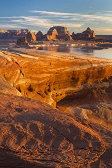 Images Dated 6th November 2013: USA, Utah. Weathering Pit Ridge at Lake Powell